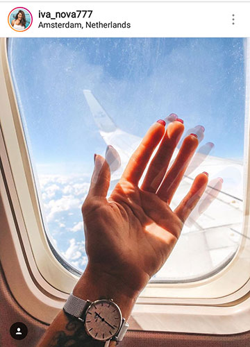 foto estiva per instagram su un aereo