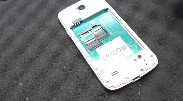 Rimuovi la batteria